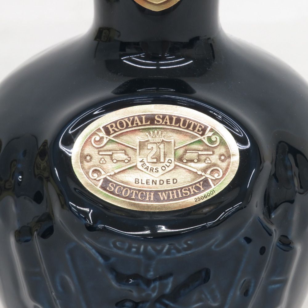 Chivas Regal シーバスリーガル 未開栓 ROYAL SALUTE ロイヤルサルート 青 陶器 21年 スコッチウイスキー 700ml 箱有  布袋付 洋酒 古酒 - メルカリ