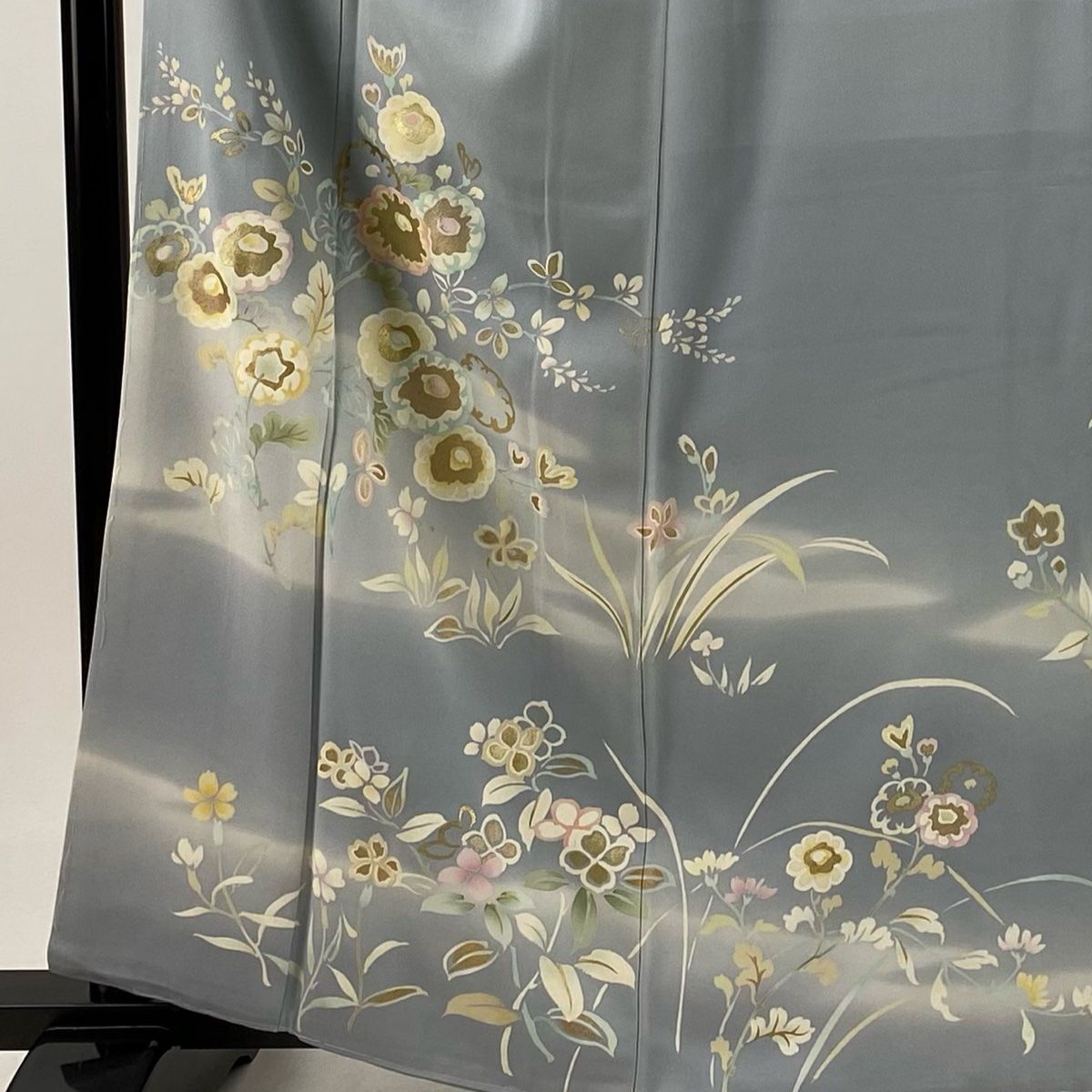 訪問着 身丈162cm 裄丈66cm M 袷 万寿菊 草花 金彩 ぼかし 青灰色 正絹 秀品 一つ紋