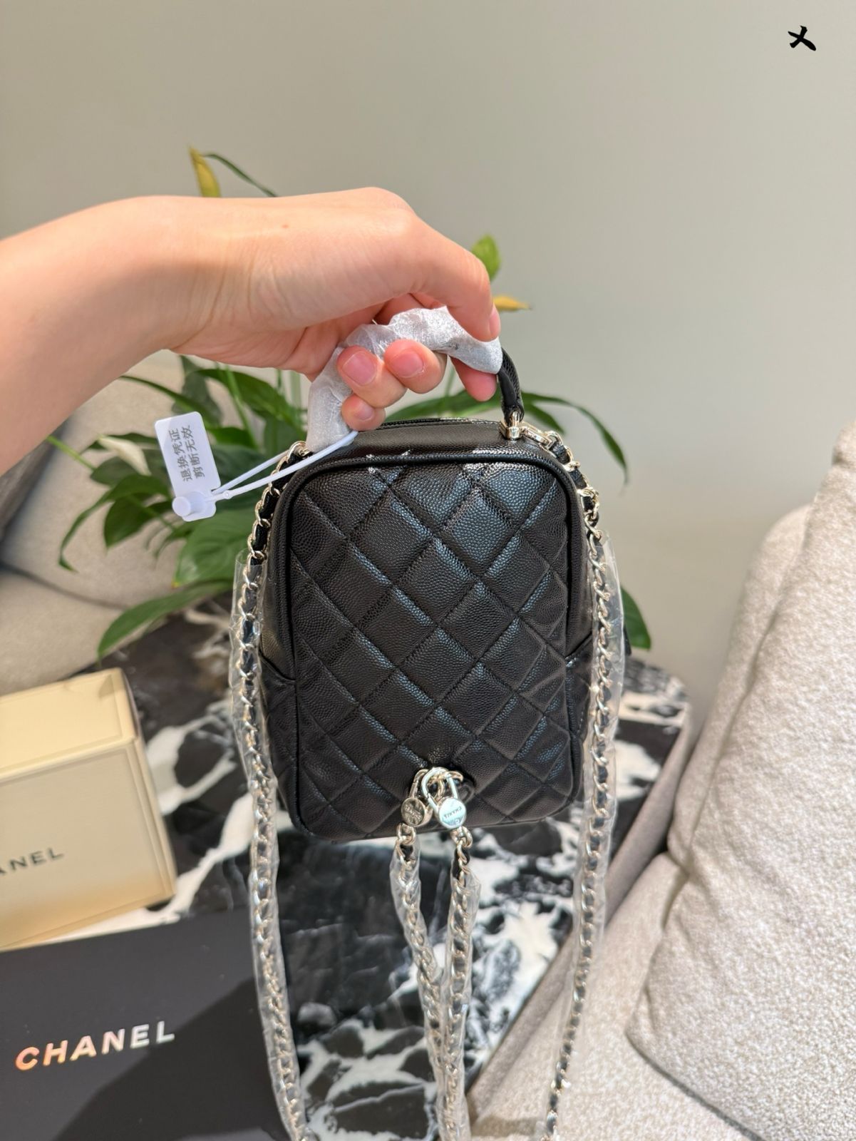 シャネル 24P ミニバックパック ライトグレー シャネル 24P ミニバックパック ライトグレー (CHANEL/バック