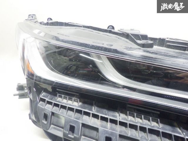 ストア出品】トヨタ 純正 AXUH80 ハリアー ヘッドライト ヘッド