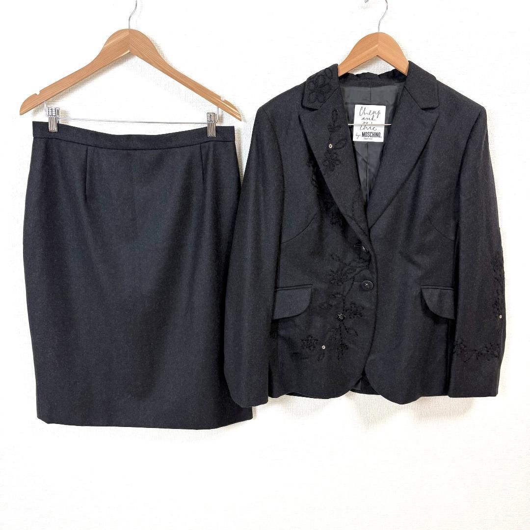 装飾虫ボタン MOSCHINO 刺繍スカートスーツセットアップ I48