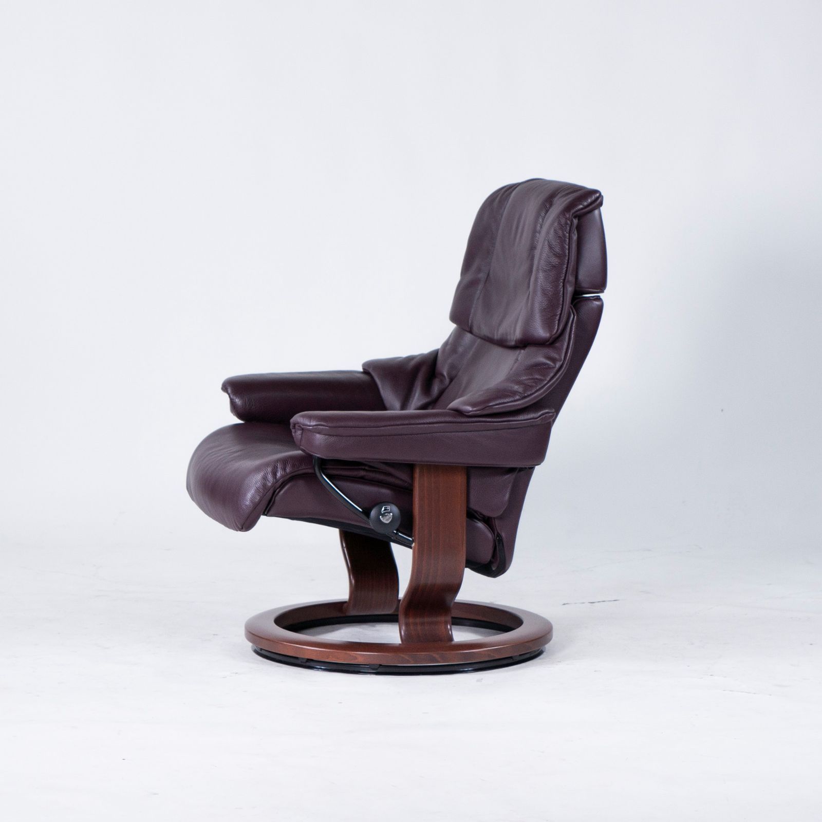 エコーネス リクライニングチェア＆オットマン Ekornes Stressless ストレスレスチェア Reno Mサイズ ボルドー ハイバック 本革 レザー 北欧デザイン ノルウェー