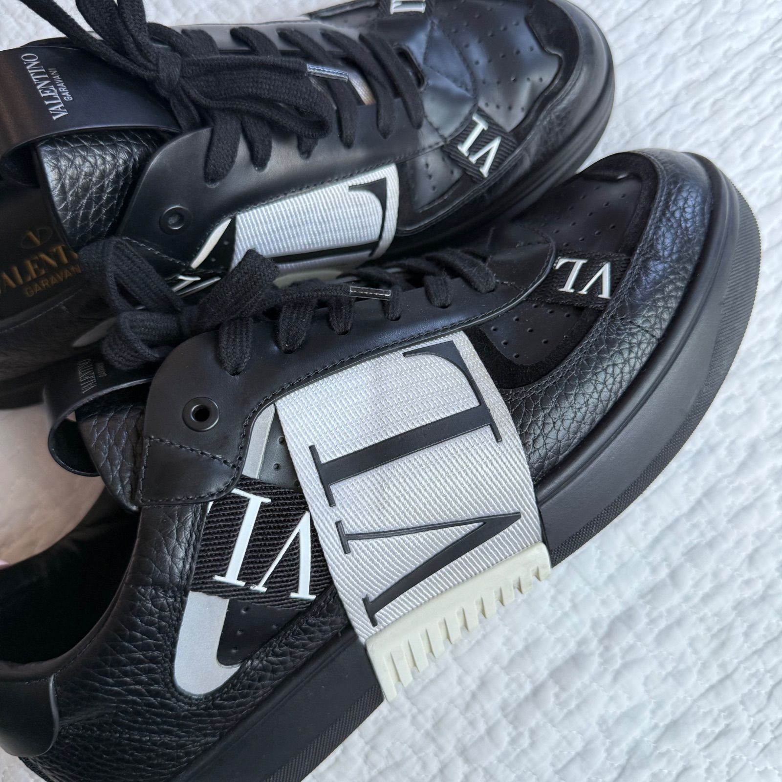 【未使用】VALENTINO vltn ロゴ レザー スニーカー ヴァレンティノ 正規品 美品 VALENTINO GARAVANI VLTN ヴァレンティノ