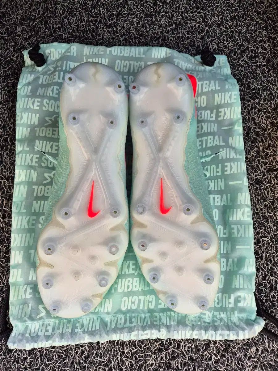 販売