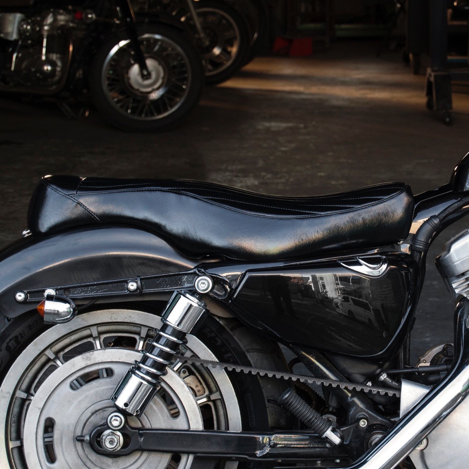 ベイツタイプシート黒ショベルリジット