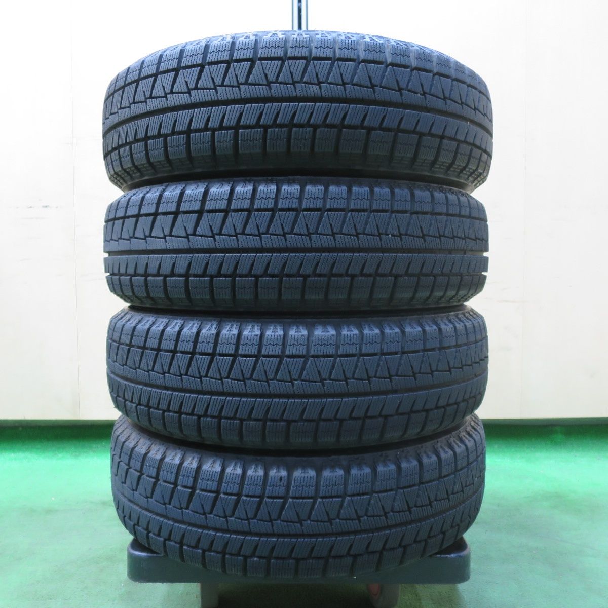 送料無料] バリ溝！22年！キレイ！9分☆スタッドレス 155/65R14 
