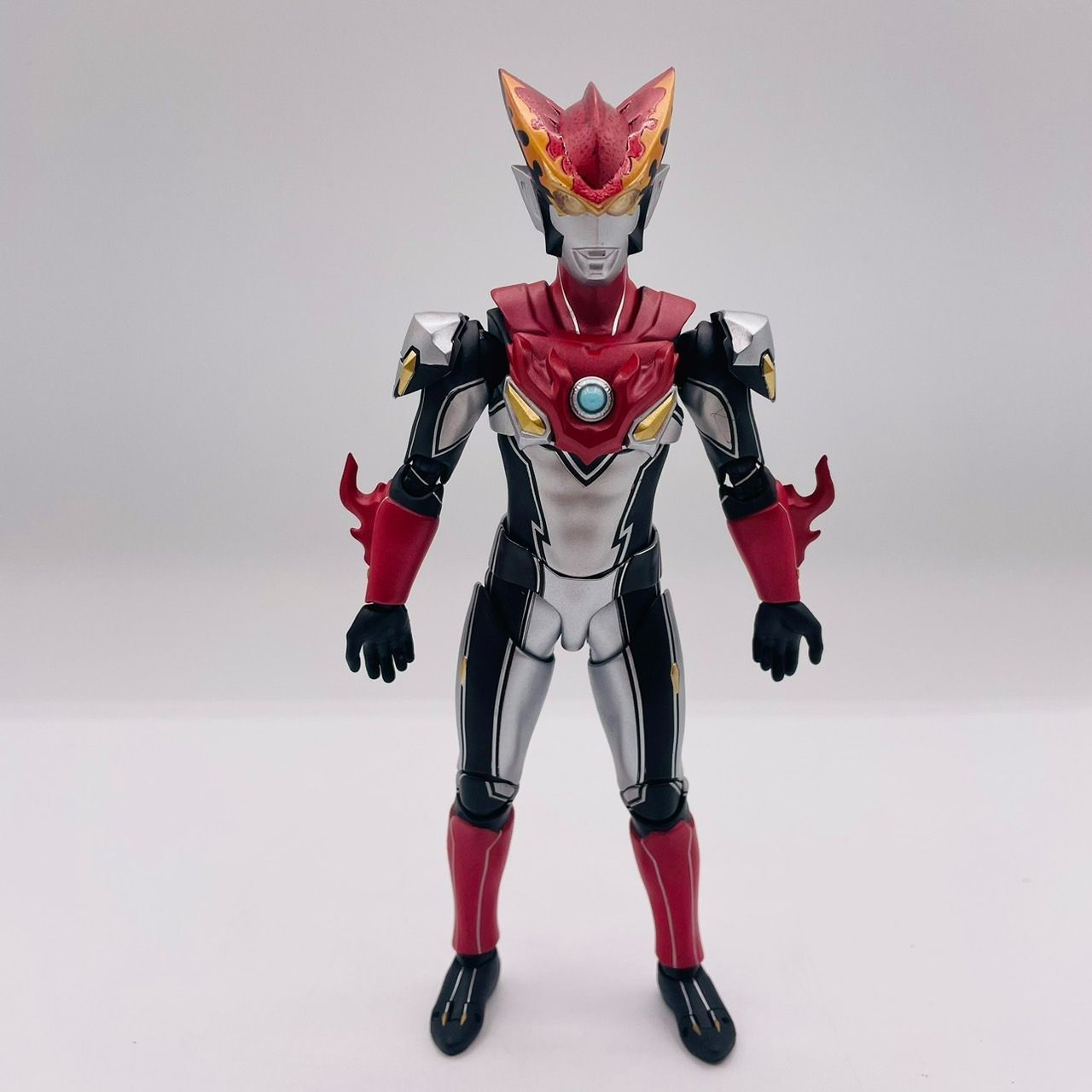 S.H.Figuarts ウルトラマンルーブ ウルトラマンンロッソ フレイム 