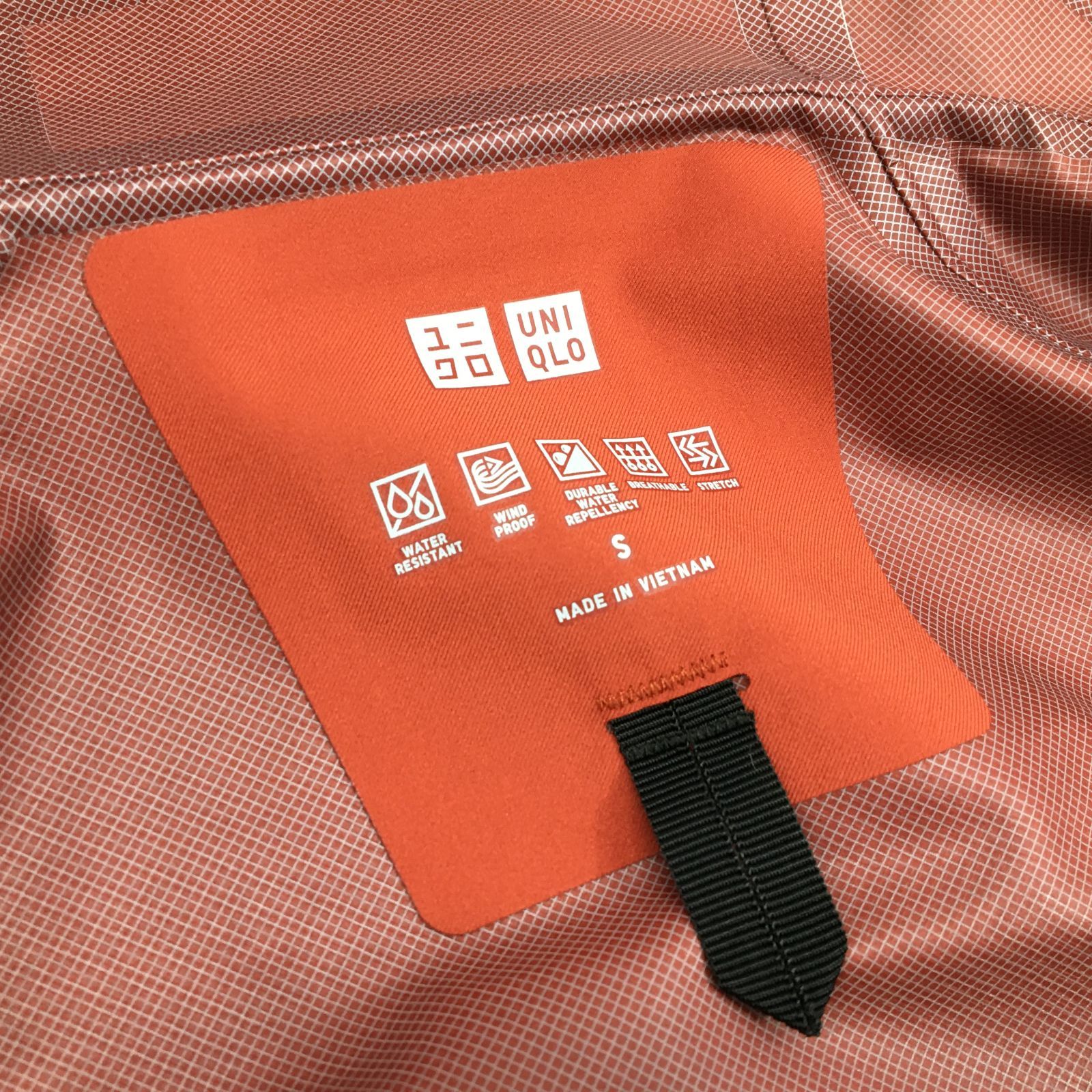 UNIQLO ユニクロ ブロックテックパーカ（3Dカット) Sサイズ