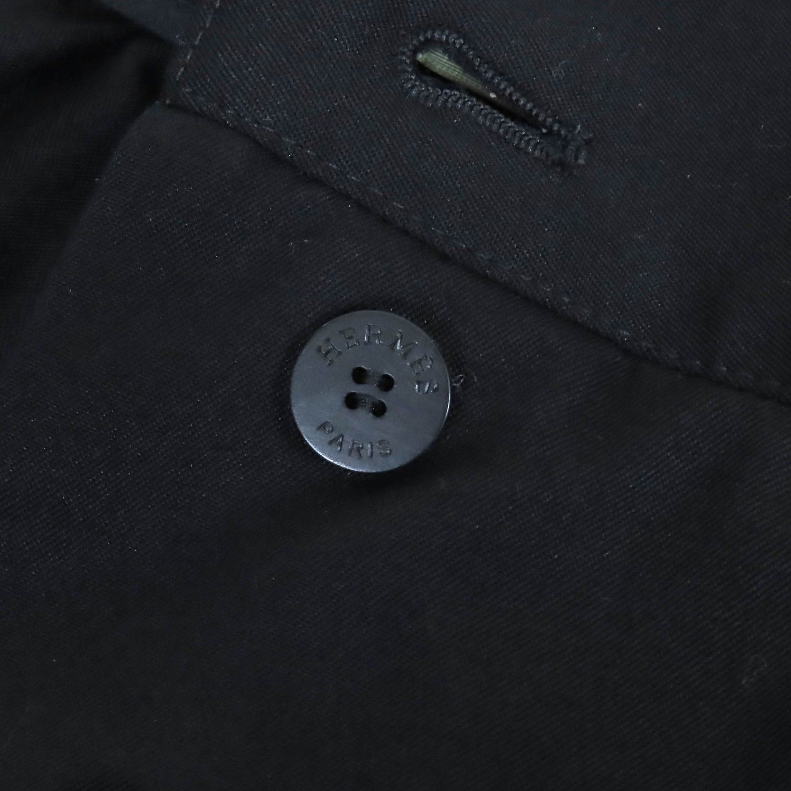 レザーボタン ベルトモチーフデザイン