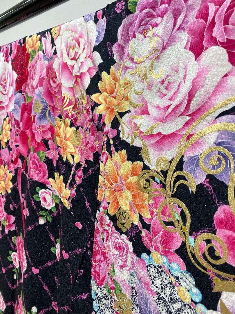 ブランド振袖 ISABELLA 金彩 銀通し 刺繍 身丈162cm 撥水加工済 - メルカリ