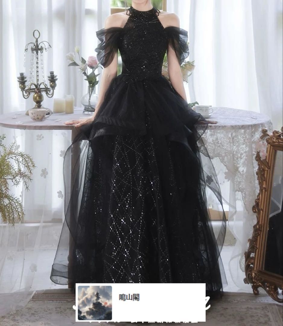 新品・未使用】幾何学模様がオシャレなフリルスカートの