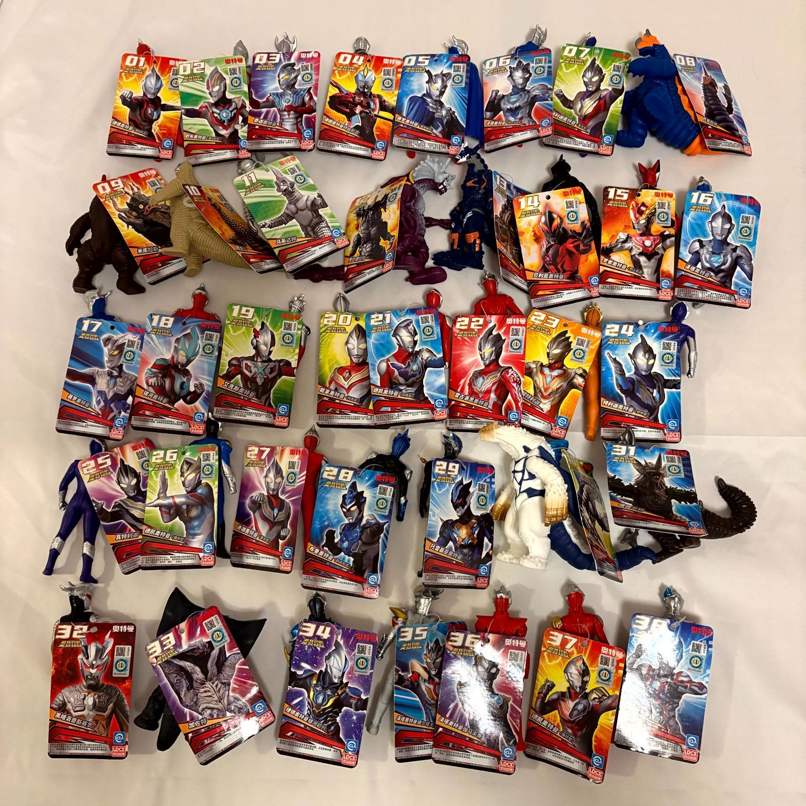 中国LDCX 正規版権 ウルトラマン＆怪獣 ミニソフビ38種類コンプリート