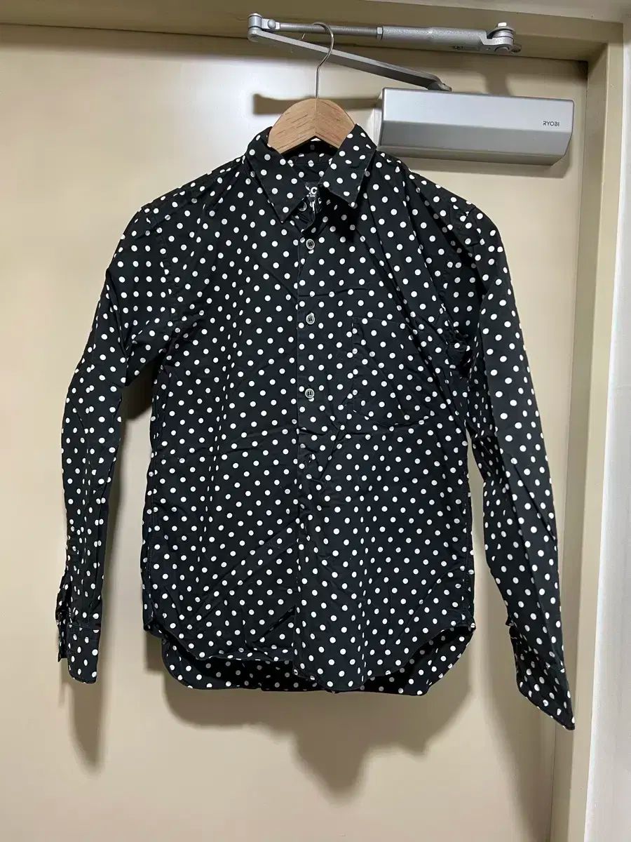 COMME des GARCONS(コム・デ・ギャルソン) ブラックライン 水玉シャツ