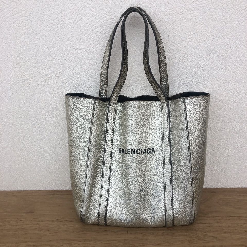 □2way□BALENCIAGA ショルダー エブリデイトートXXS シルバー □2way□BALENCIAGA ショルダー エブリデイトートXXS シルバー