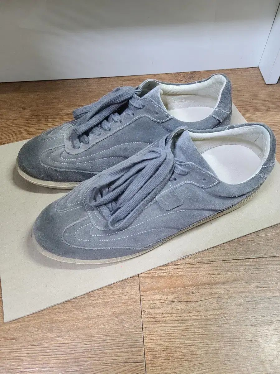 【雷市場（ポンジャン）商品韓国直送】 ギルフ ドレス レーシン シューズ Robb Racing Sneakers