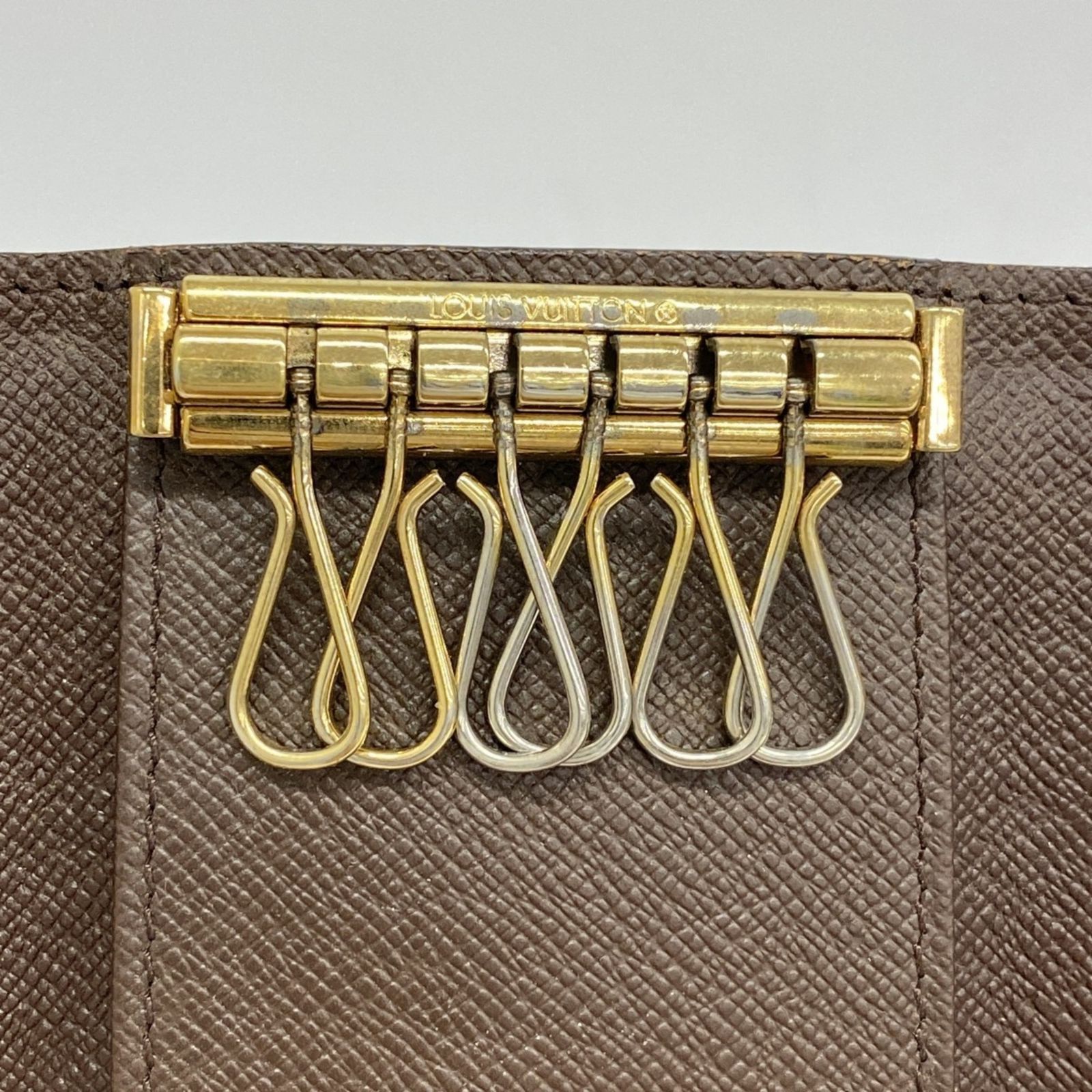 ルイ・ヴィトン キーケース ダミエ エベヌ ミュルティクレ4 N62631 ルイ・ヴィトン(Louis Vuitton) ルイ・ヴィトン キーケース