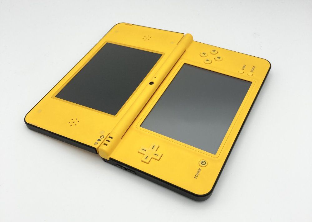 ☆未使用品☆極美品ニンテンドーDSi LL イエロー【生産終了】訳 ☆