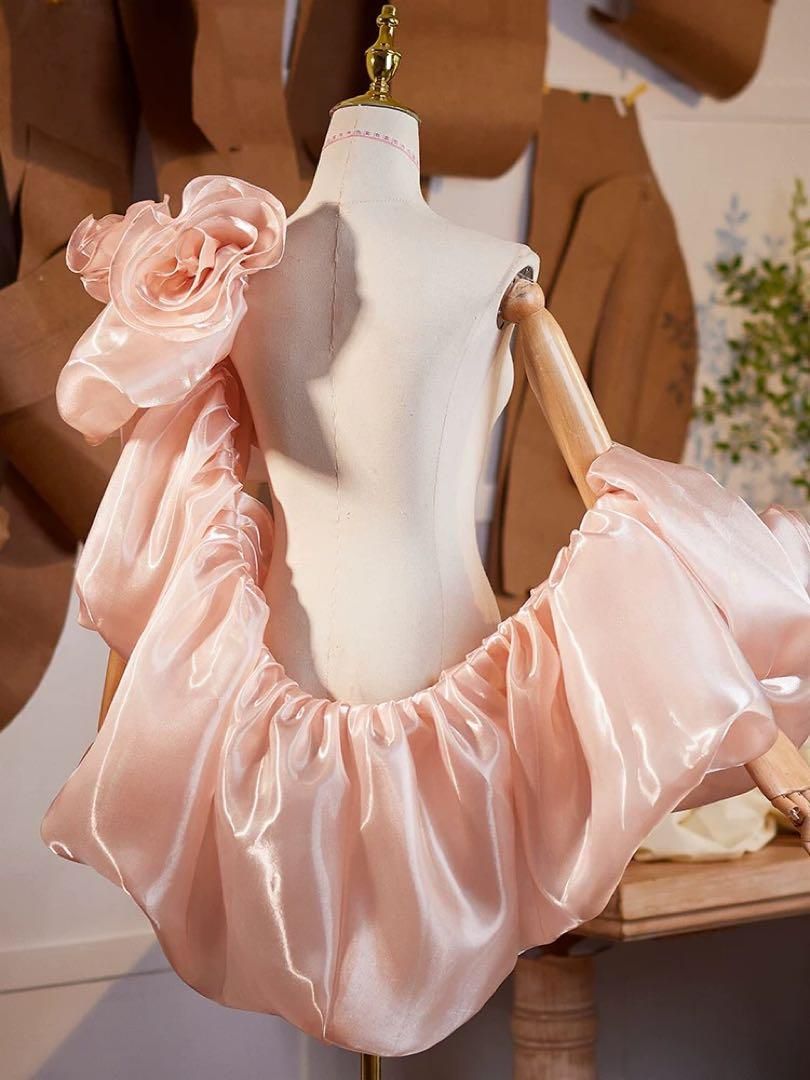 お花のデザインが可愛い 淡いピンクのショール