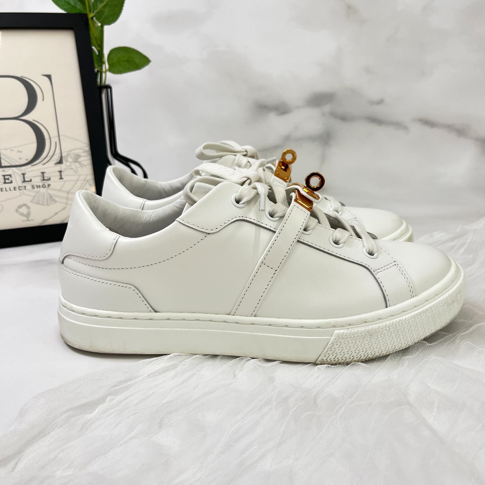 HERMES スニーカーデイ37