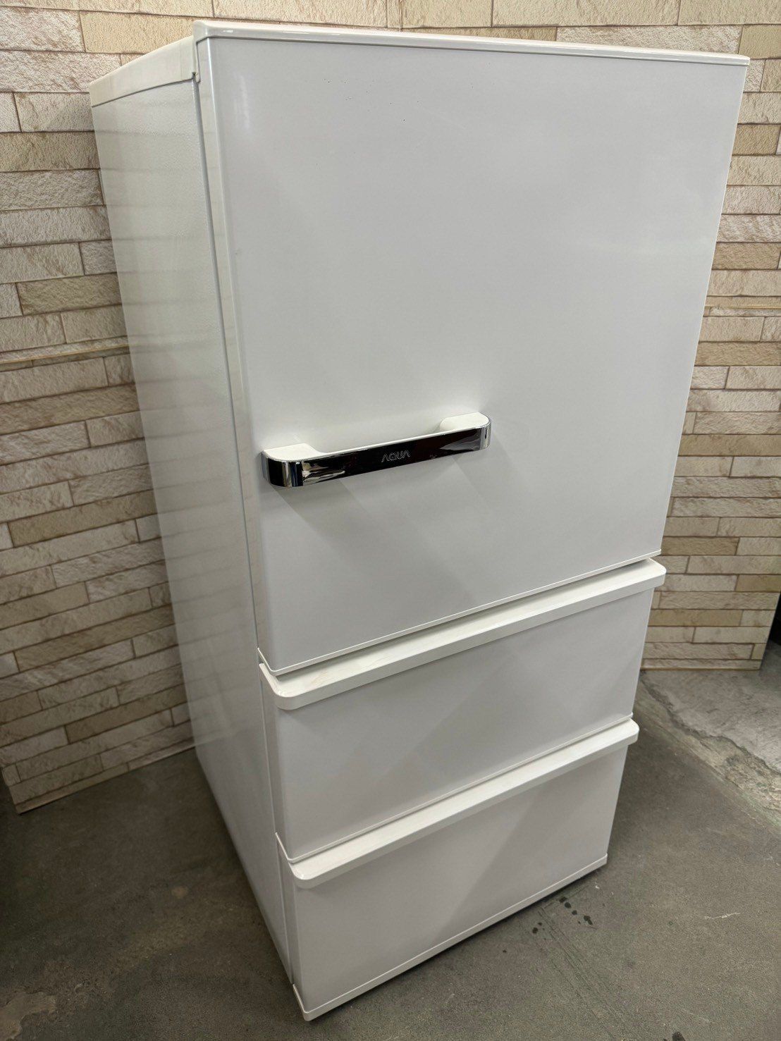 大阪送料無料★3か月保障付★冷蔵庫★2021年★AQR-SV24K(W)★R10 大阪送料無料☆3か月保障付☆冷蔵庫☆2021年☆AQR-SV24K(W)☆R10 大阪