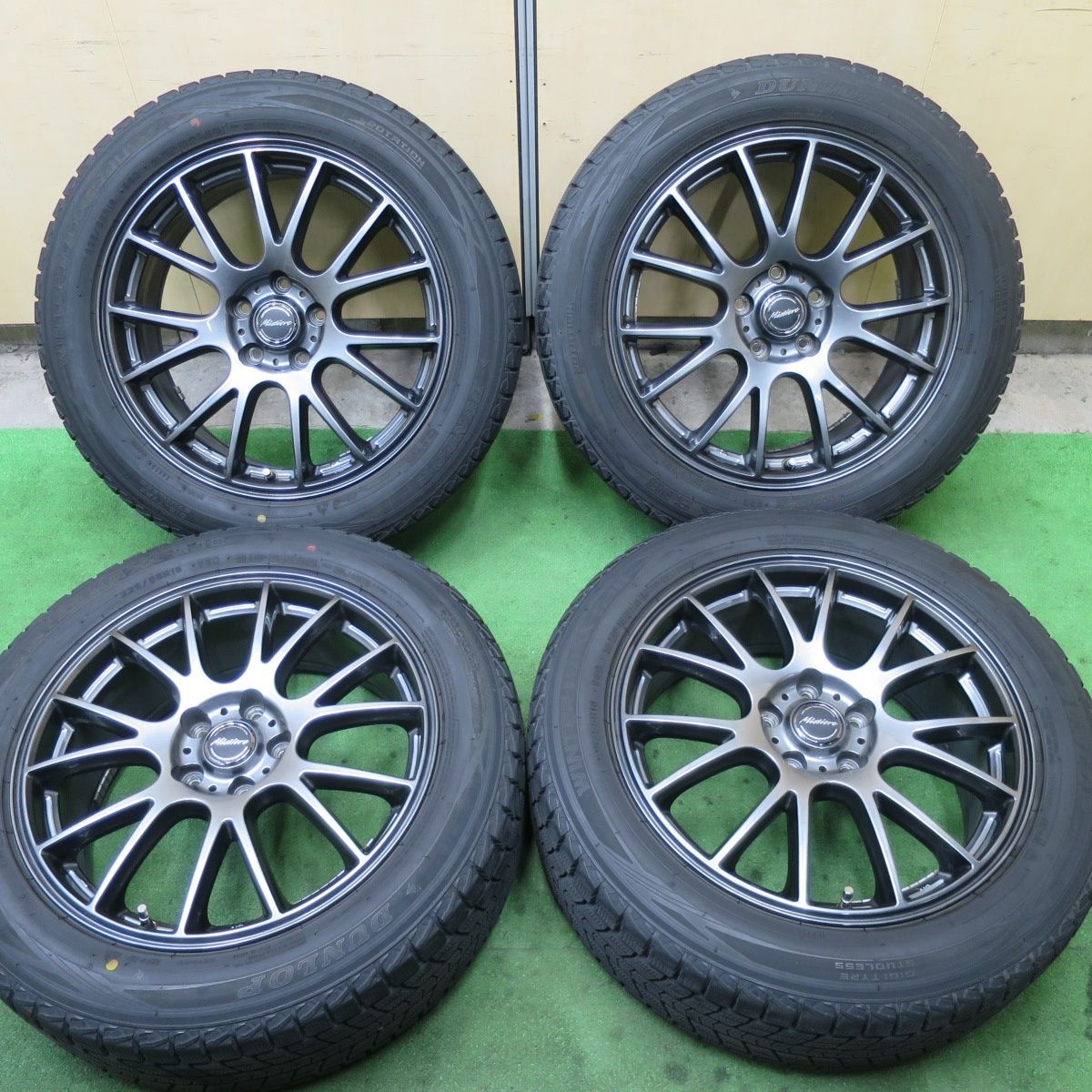 バリ溝！キレイ！9.5分☆スタッドレス 225/55R18 ダンロップ 