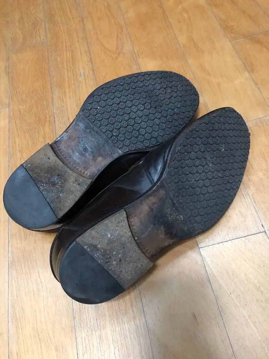 ブラウン