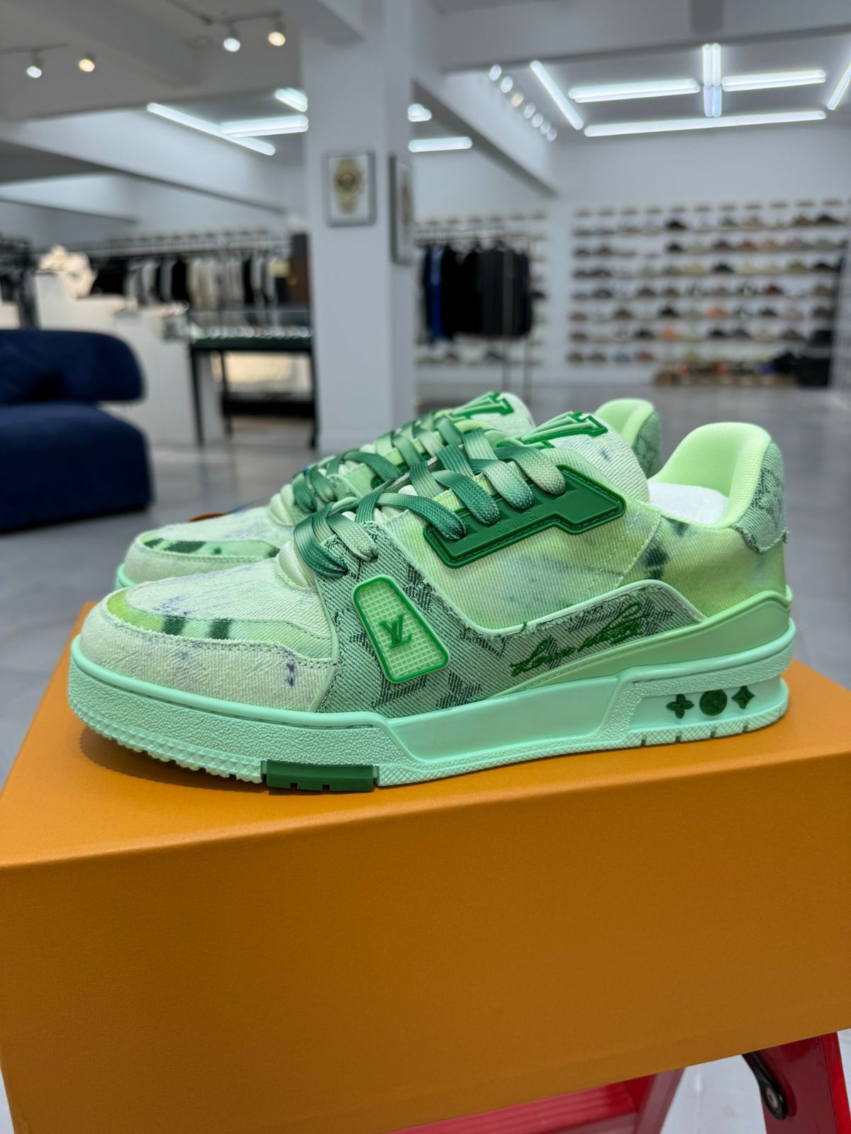 Louis Vuitton Trainer 配色 - グリーンの3色デニム