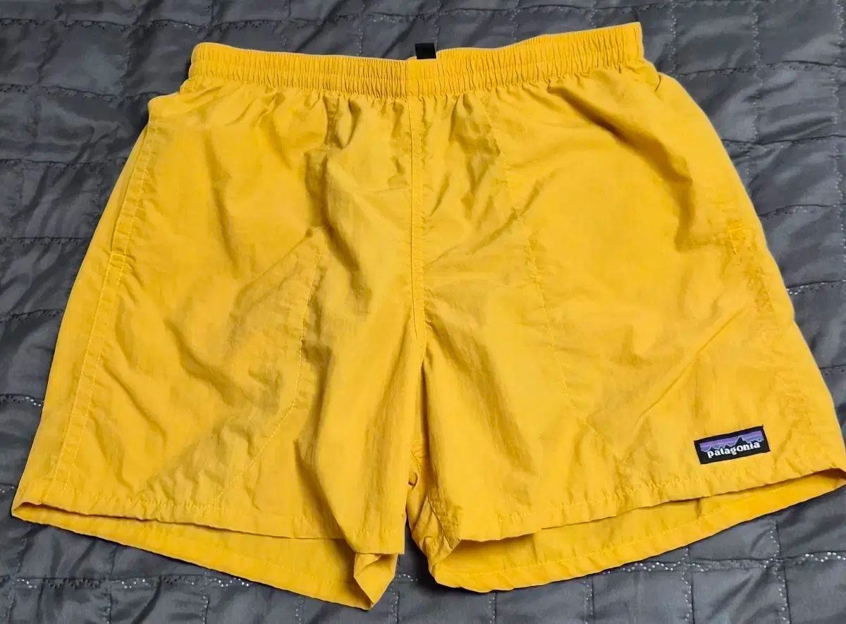 patagonia パタゴニア ハーフパンツ 黄色