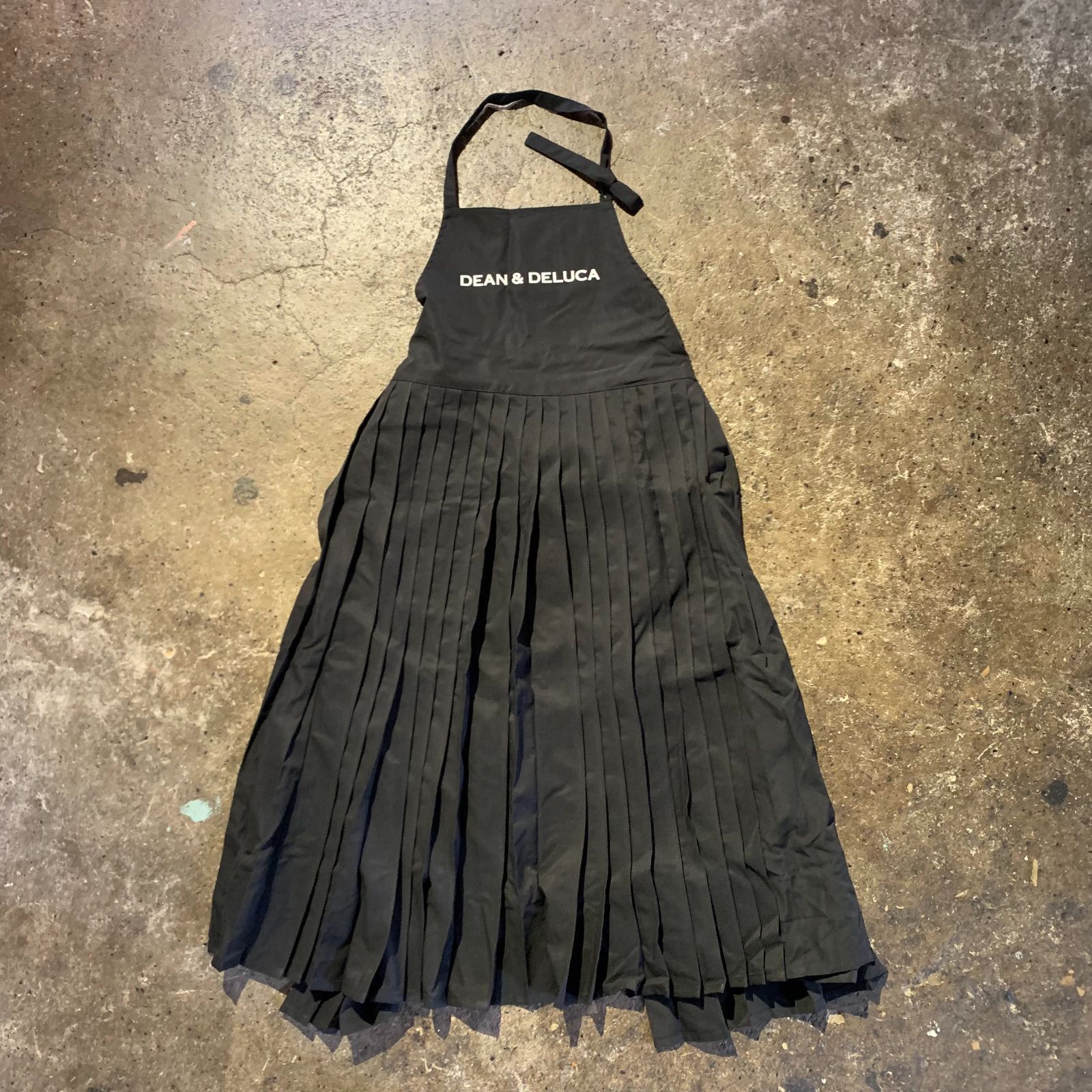 DEAN & DELUCA x BEAMS COUTURE プリーツのエプロンドレス