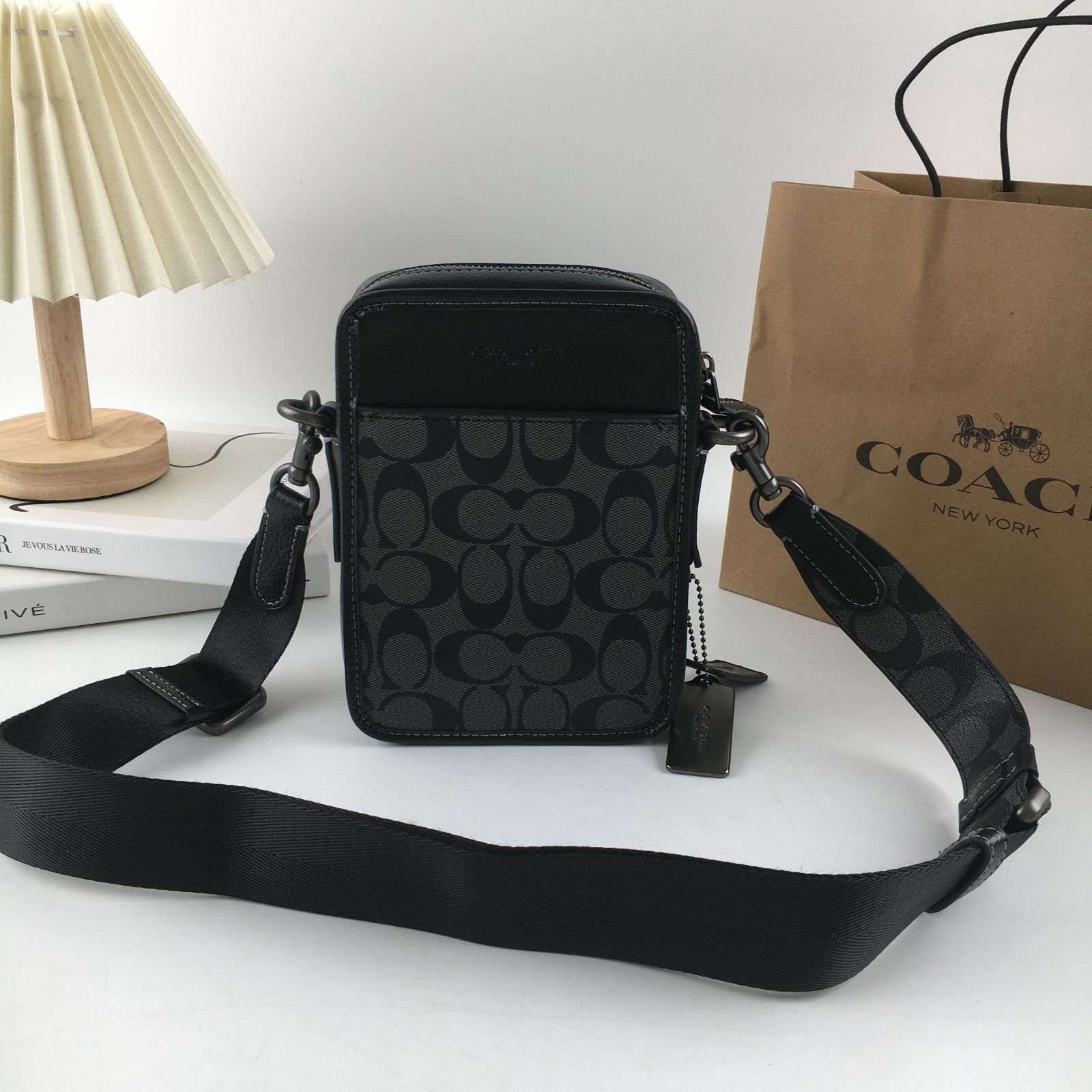 COACH コーチ SULLIVAN CC009 アウトレット メンズ ショルダーバッグ 斜めがけ シグネチャー サリバン クロスボディ ブラック -  メルカリ