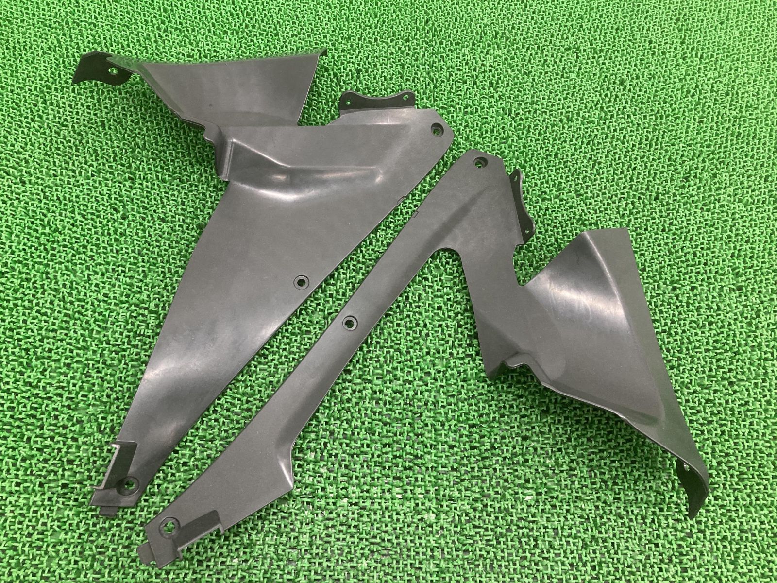 ZXMT製CBR1000RR インナーカウル 左右 社外 中古 バイク 部品 SC57 前期 アッパー フロント 割れ欠け無し 品薄