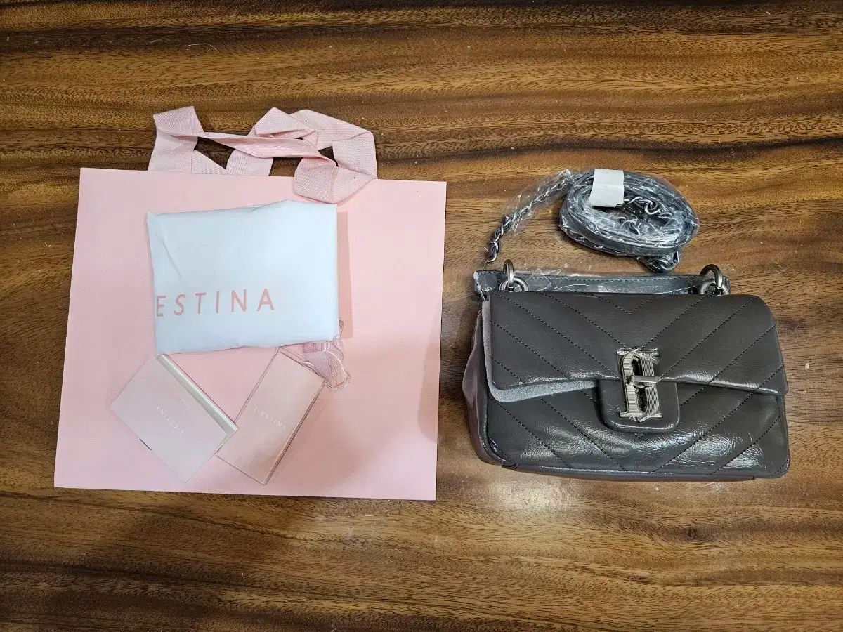 ジャストナチェーンクロスバッグ販売商品