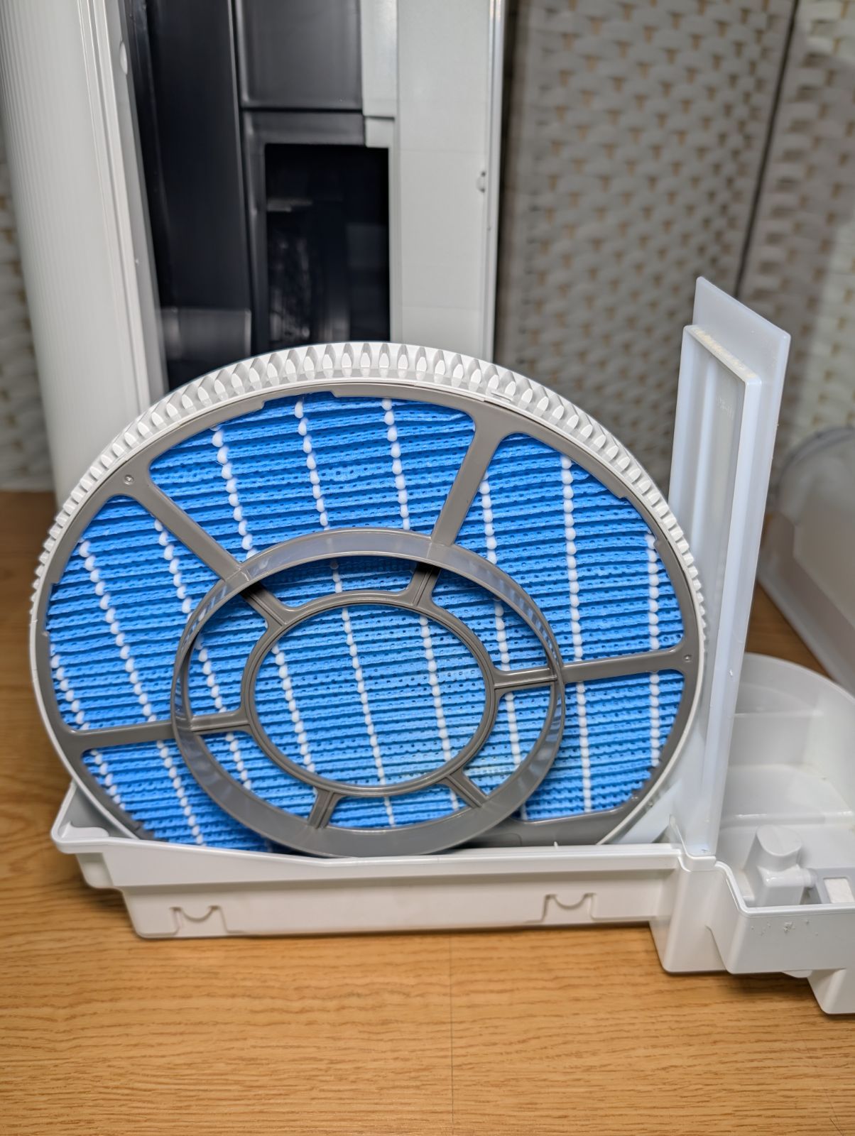 ホワイト系 プラズマクラスター7000搭載