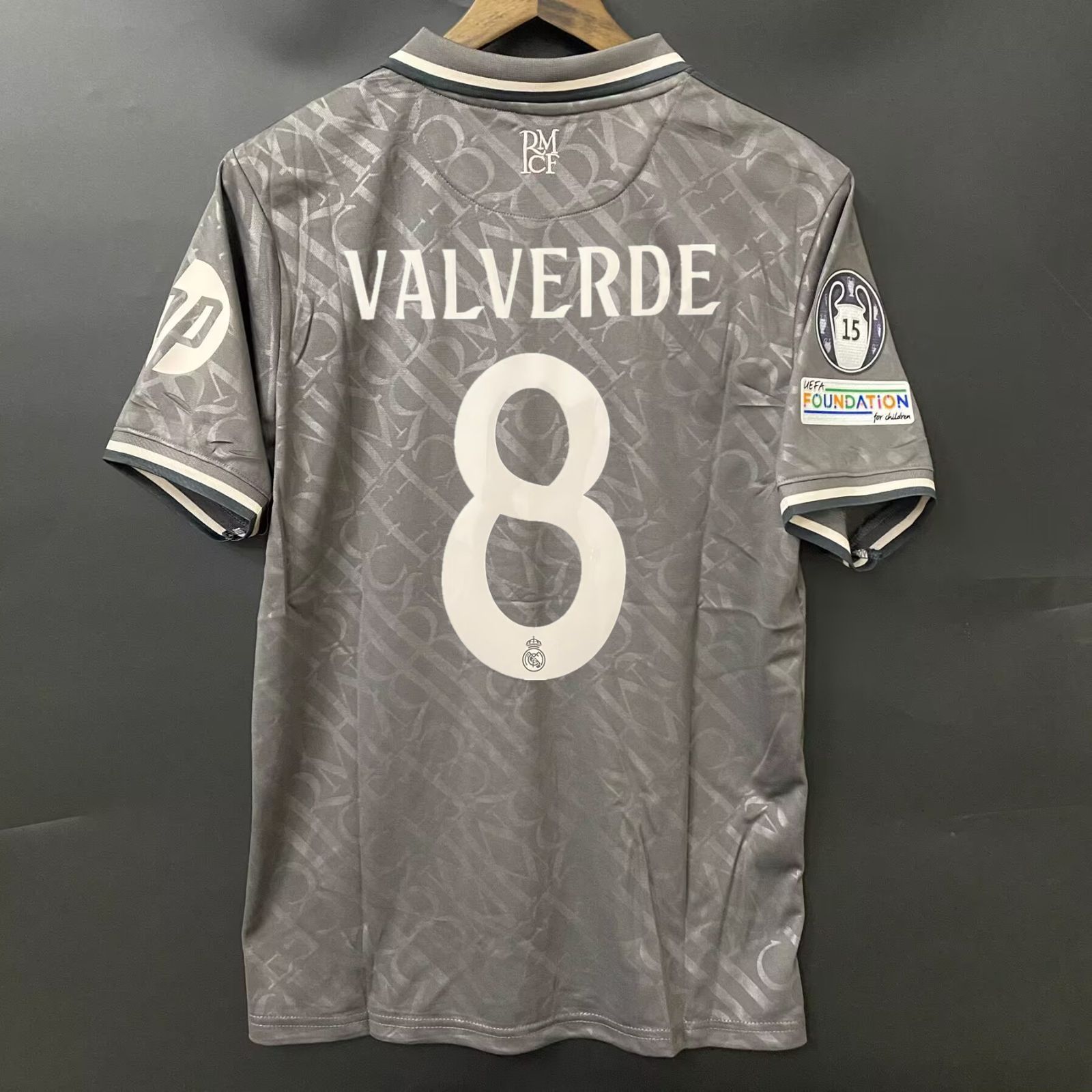 レアル・マドリード VALVERDE 8 オーセンティックユニフォーム