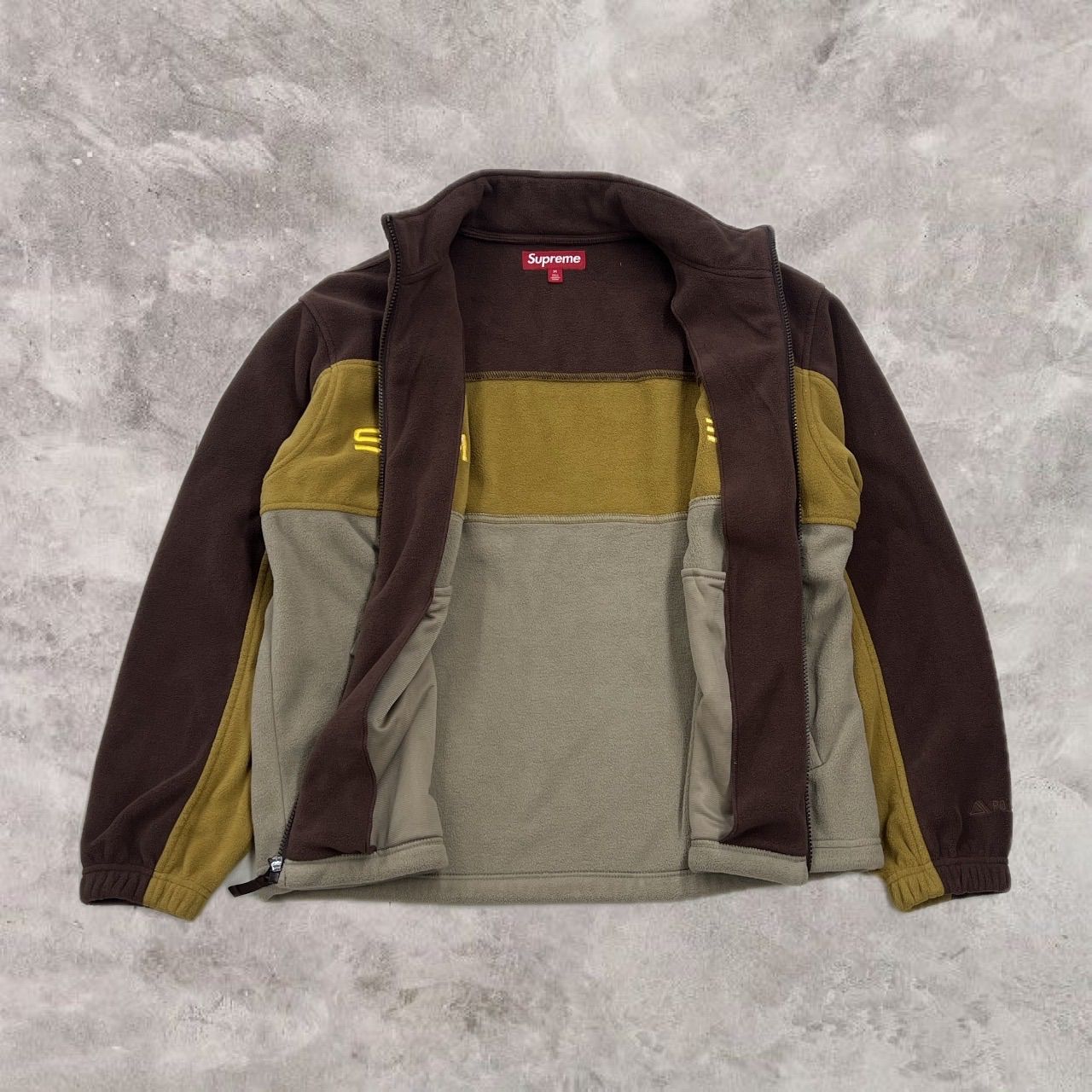 68.SUPREME ”23AW”Polartec Zip Jacket Mサイズ【併売品】 - メルカリ