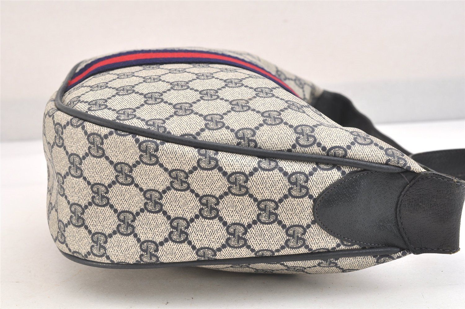 ネイビーブルー