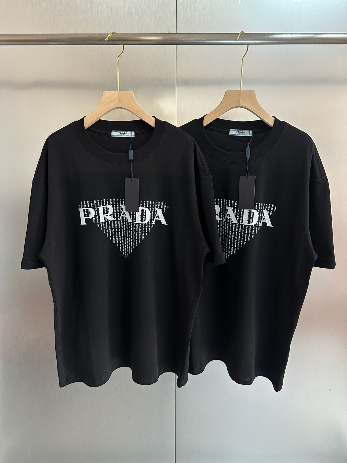 Prada プラダ クラシック ロゴ ラウンドネック 半袖 Tシャツ