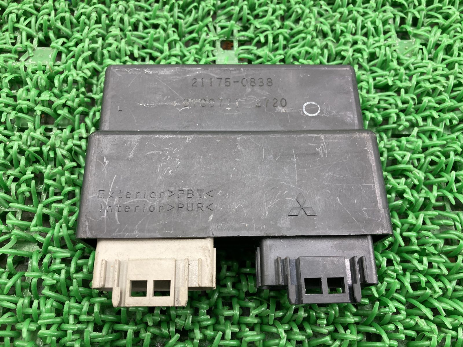 ZX-14R ECU カワサキ 純正 中古 バイク 部品 ZX1400E 割れ欠け