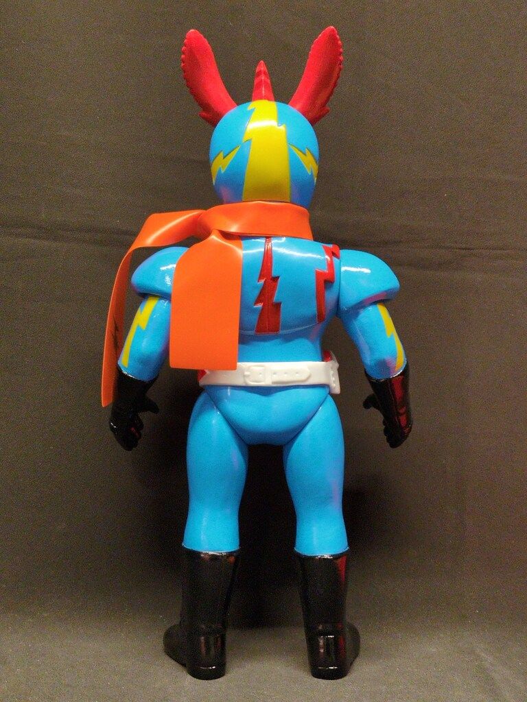 メディコム・トイ 東映レトロソフビコレクション イナズマンF