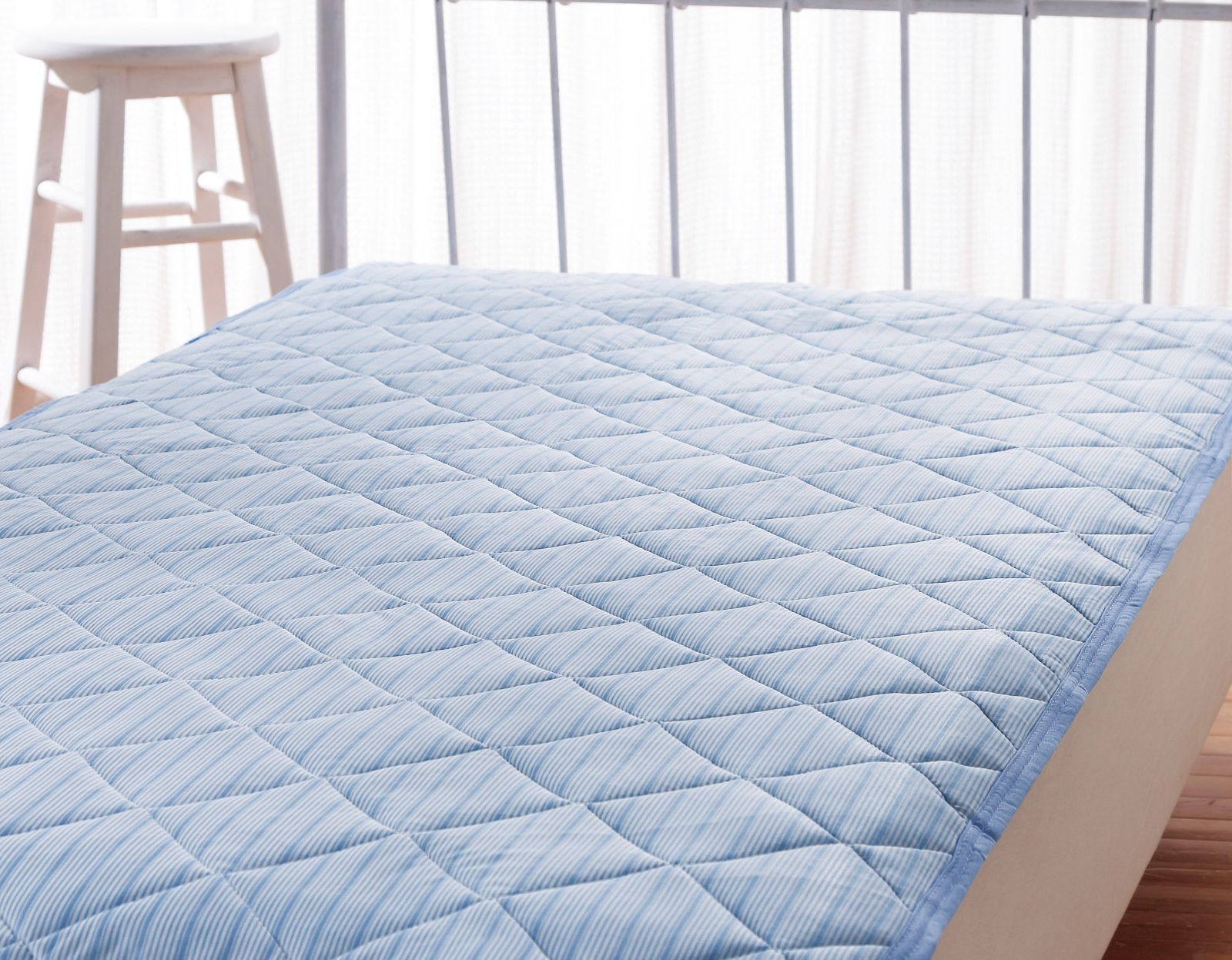 ひんやり涼感キルト肌掛け布団2枚セット