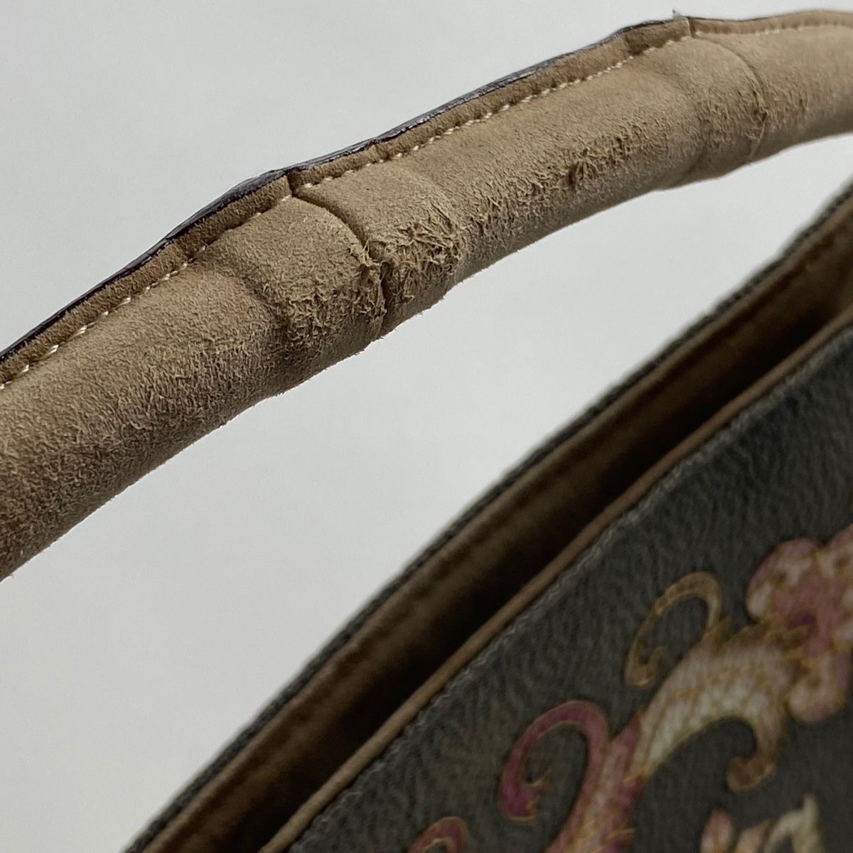 和装バッグ 逸品 OKAJIMA 花唐草 縮緬 金彩 灰緑 正絹 和装小物 【中古