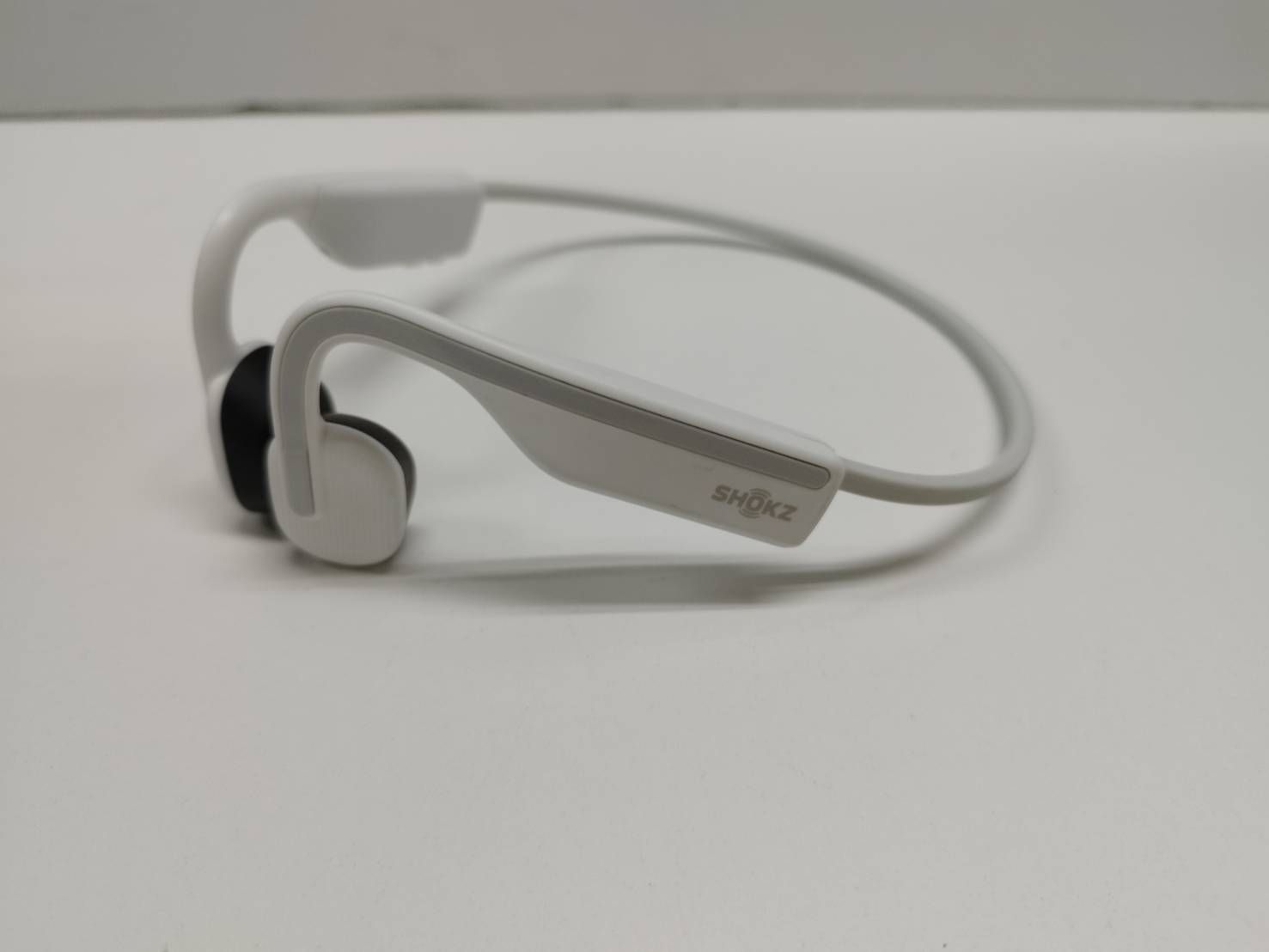 Shokz 骨伝導ワイヤレスヘッドホン OPENMOVE 軽量 S661 グレー SHOKZ