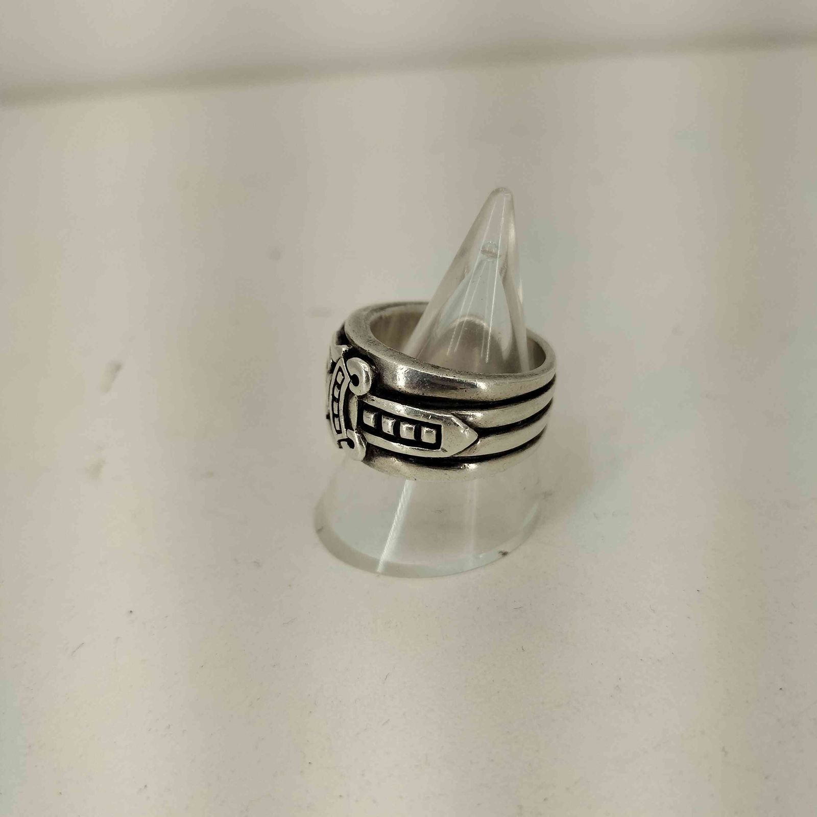 ✟