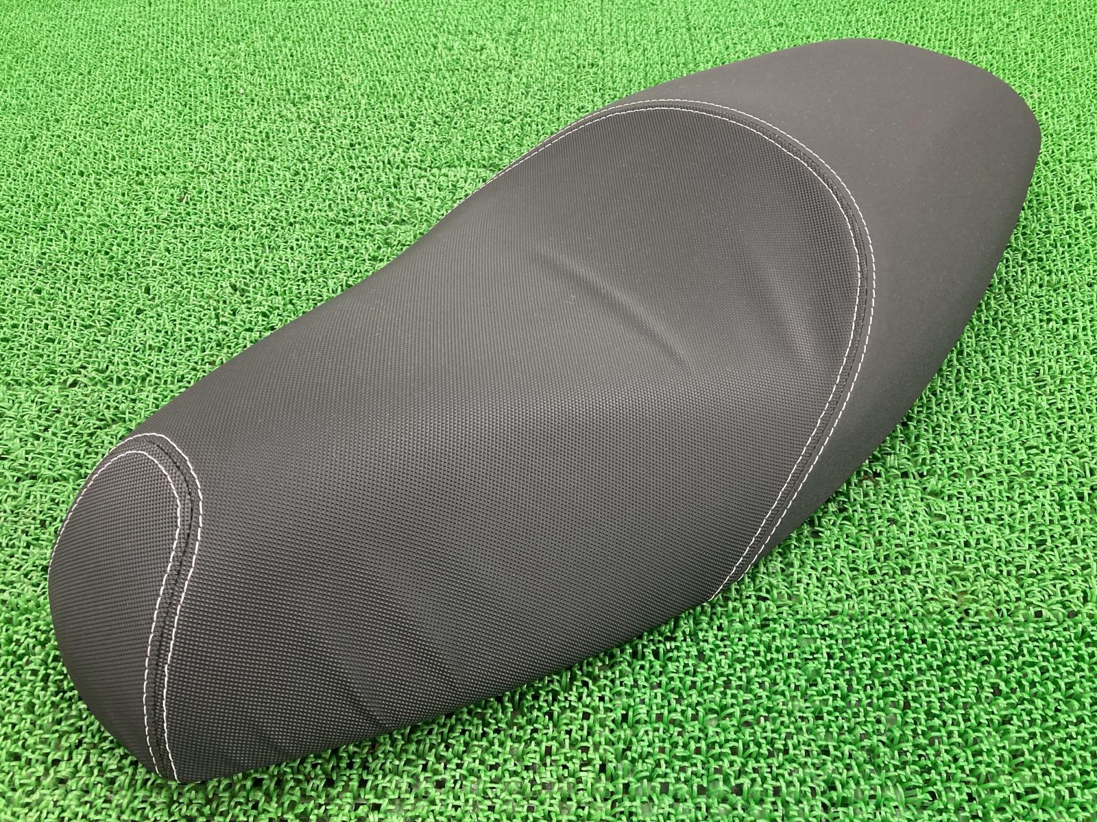 中古　トリシティ125/SE82J　純正シート トリシティ125 シート 2CM ヤマハ 純正 中古 バイク 部品 SE82J