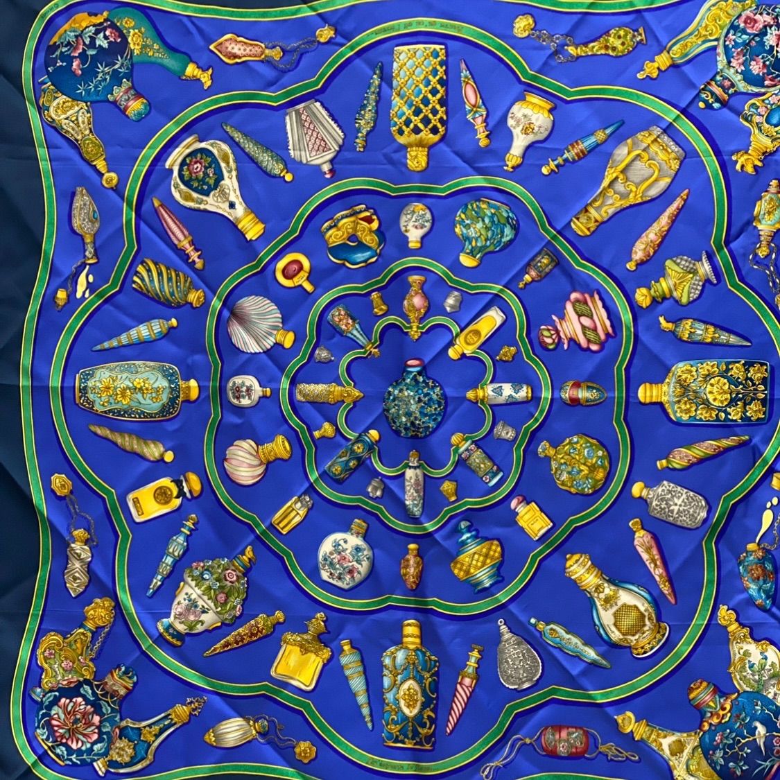 エルメス カレ90 Qu importe le flacon シルクスカーフ 香水瓶 HERMES AC0067