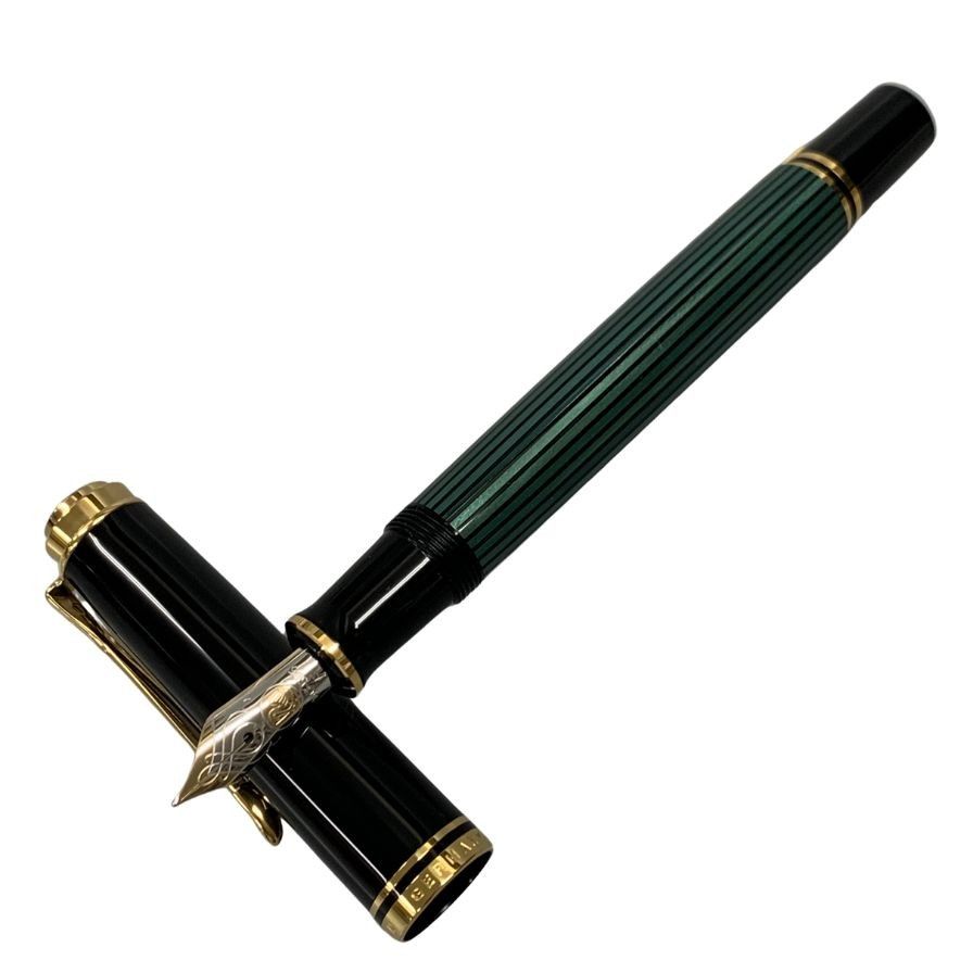 ペリカン 万年筆 緑と黒のストライプ デザイン ペリカン 万年筆 緑と黒