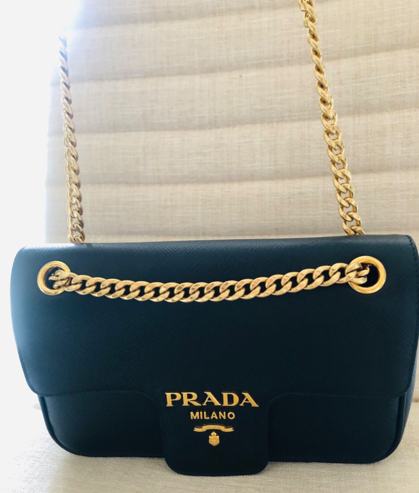 早い者勝ち】PRADA チェーンバック プラダショルダーバッグ - メルカリ