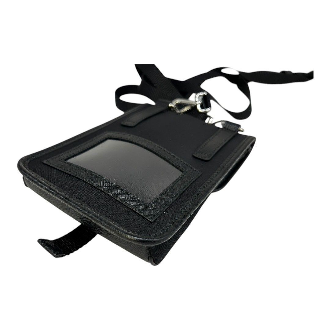 未使用】PRADAショルダーバッグ ポシェット スマホケース 三角 未使用】PRADAショルダーバッグ ポシェット スマホケース 三角