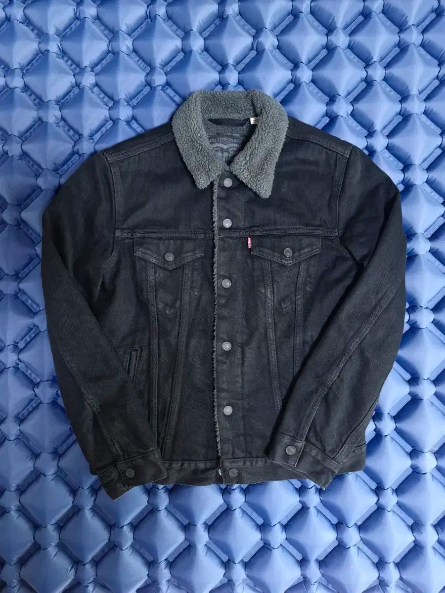 LEVI S リーバイス 黒 グレー シェルパ ウォッシュドトラッカー ジャケット M 測定 100