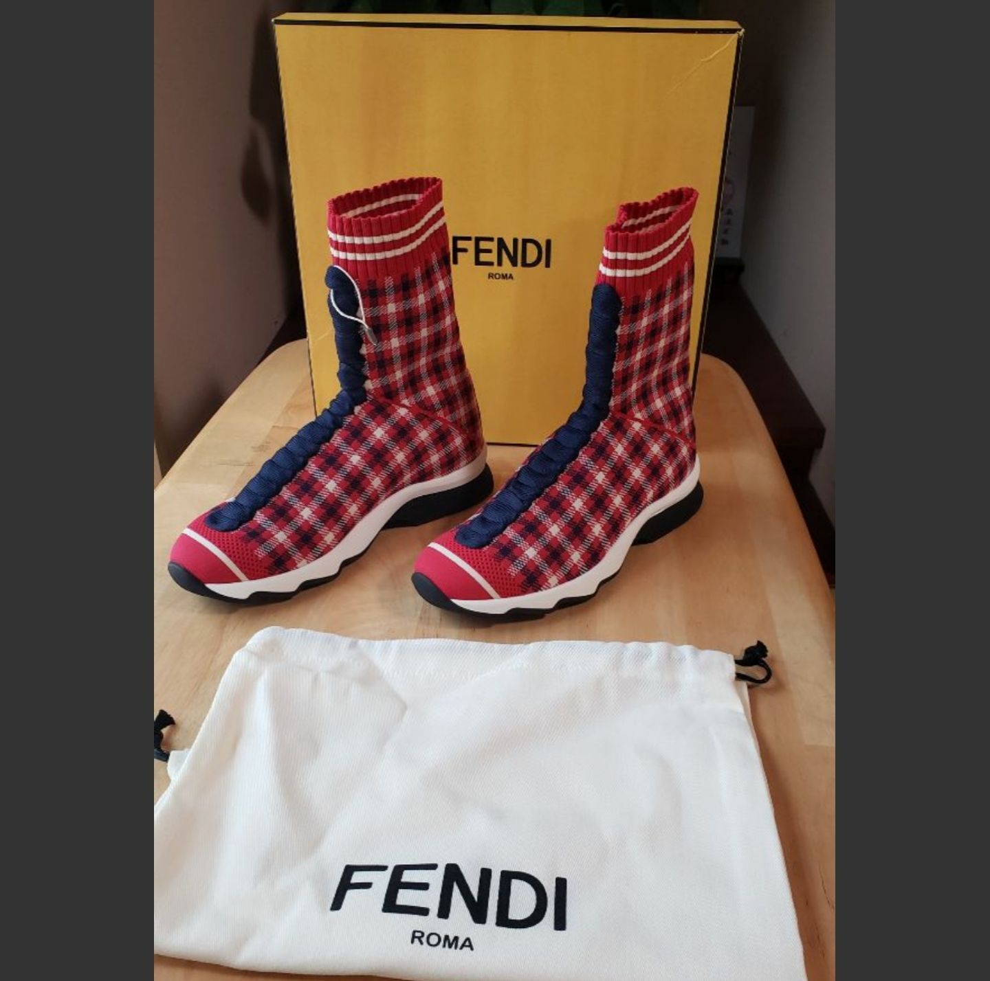 新品】FENDI ソックススニーカー レッドチェック柄 24.0cm - メルカリ